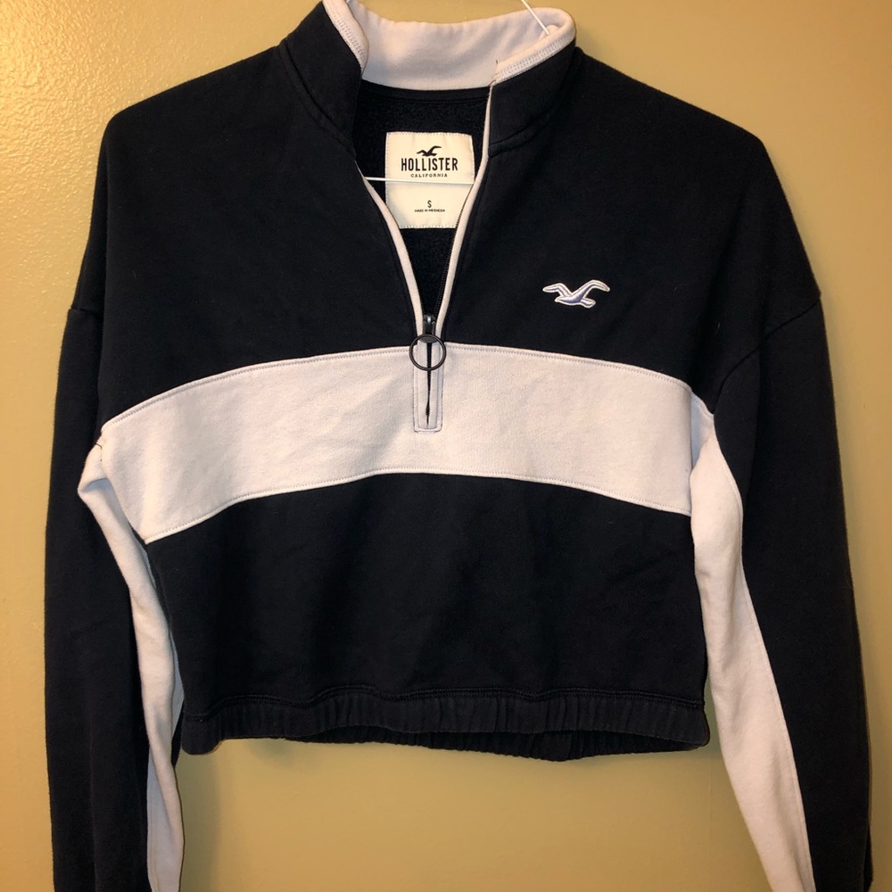 Hollister Half Zip Crop Sweatshirt Navy Blue / White Small.